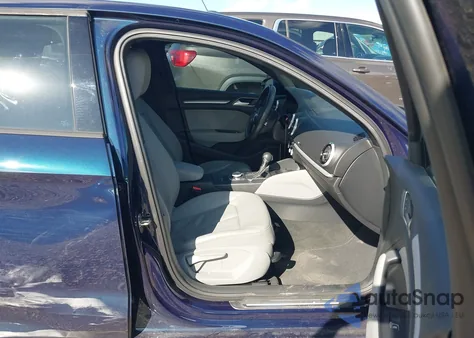 2018 Audi A3 2.0T Premium/2.0T Tech Premium z USA, uszkodzony, nr VIN WAUAUGFF4J1083406